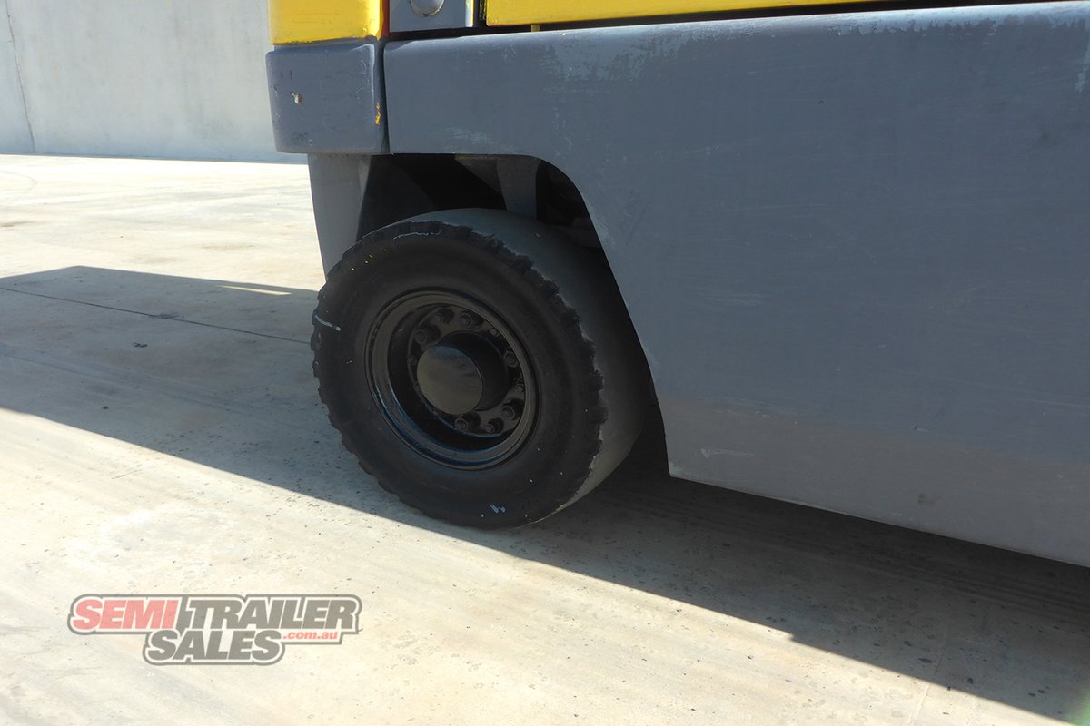 NISSAN FORKLIFT