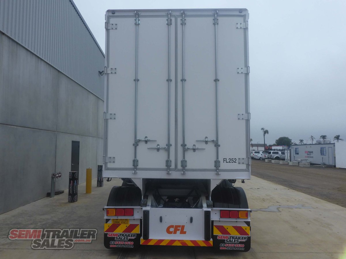 MAXITRANS CURTAINSIDER TRAILER