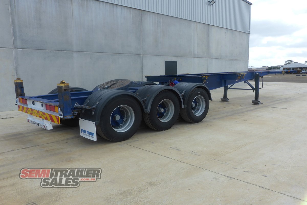BARKER SKEL TRAILER