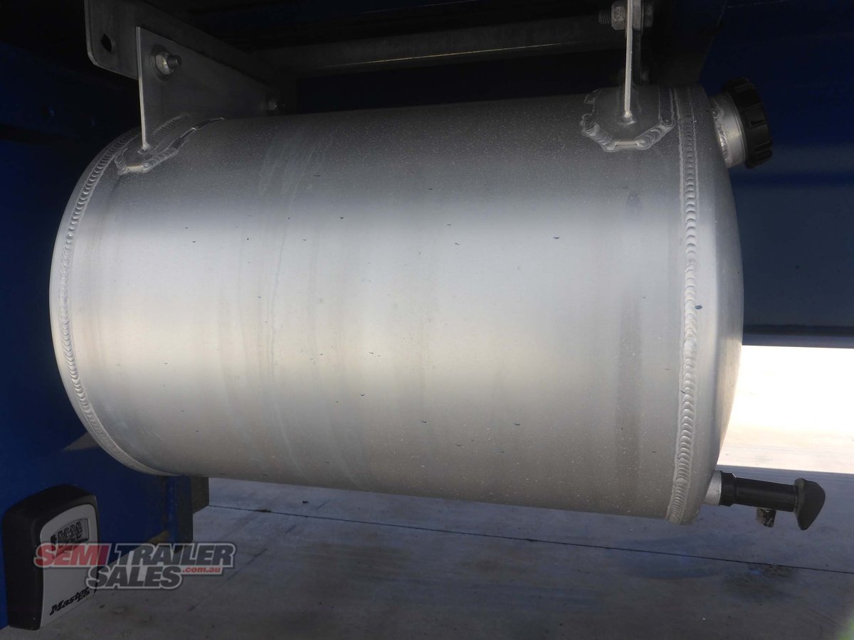 VAWDREY CURTAINSIDER TRAILER