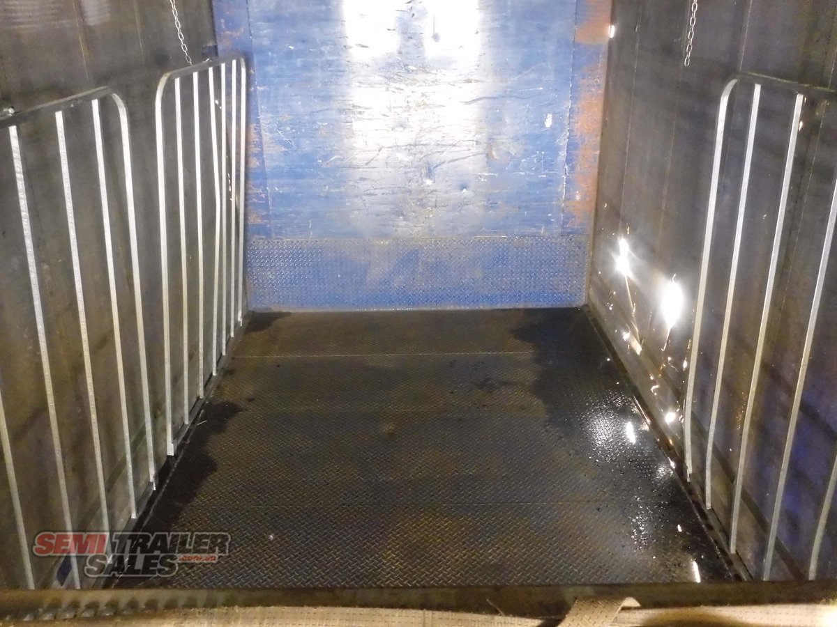 VAWDREY CURTAINSIDER TRAILER