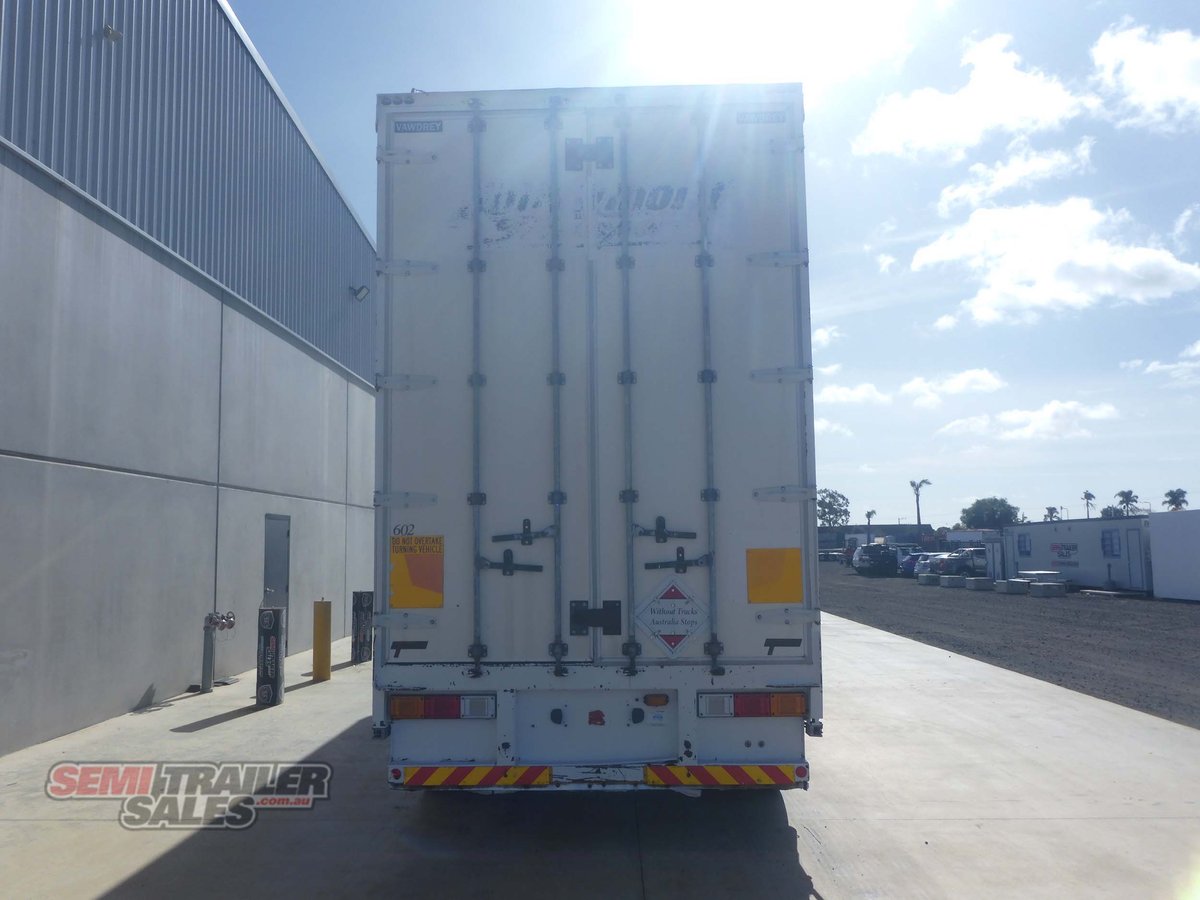 VAWDREY CURTAINSIDER TRAILER