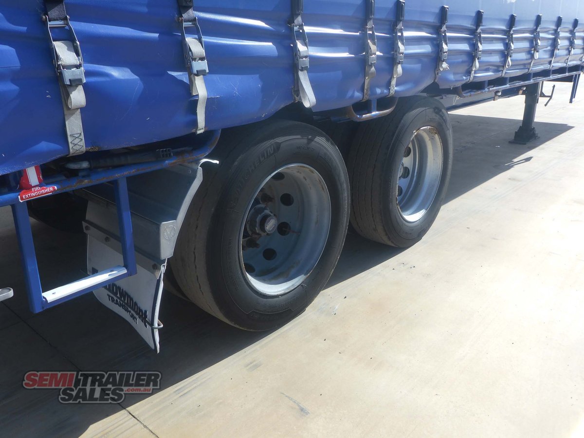 VAWDREY CURTAINSIDER TRAILER