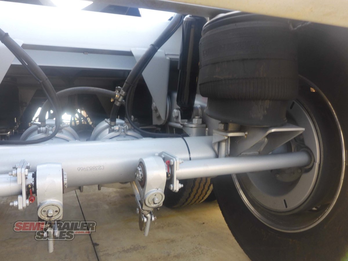 MAXITRANS FLAT TOP TRAILER