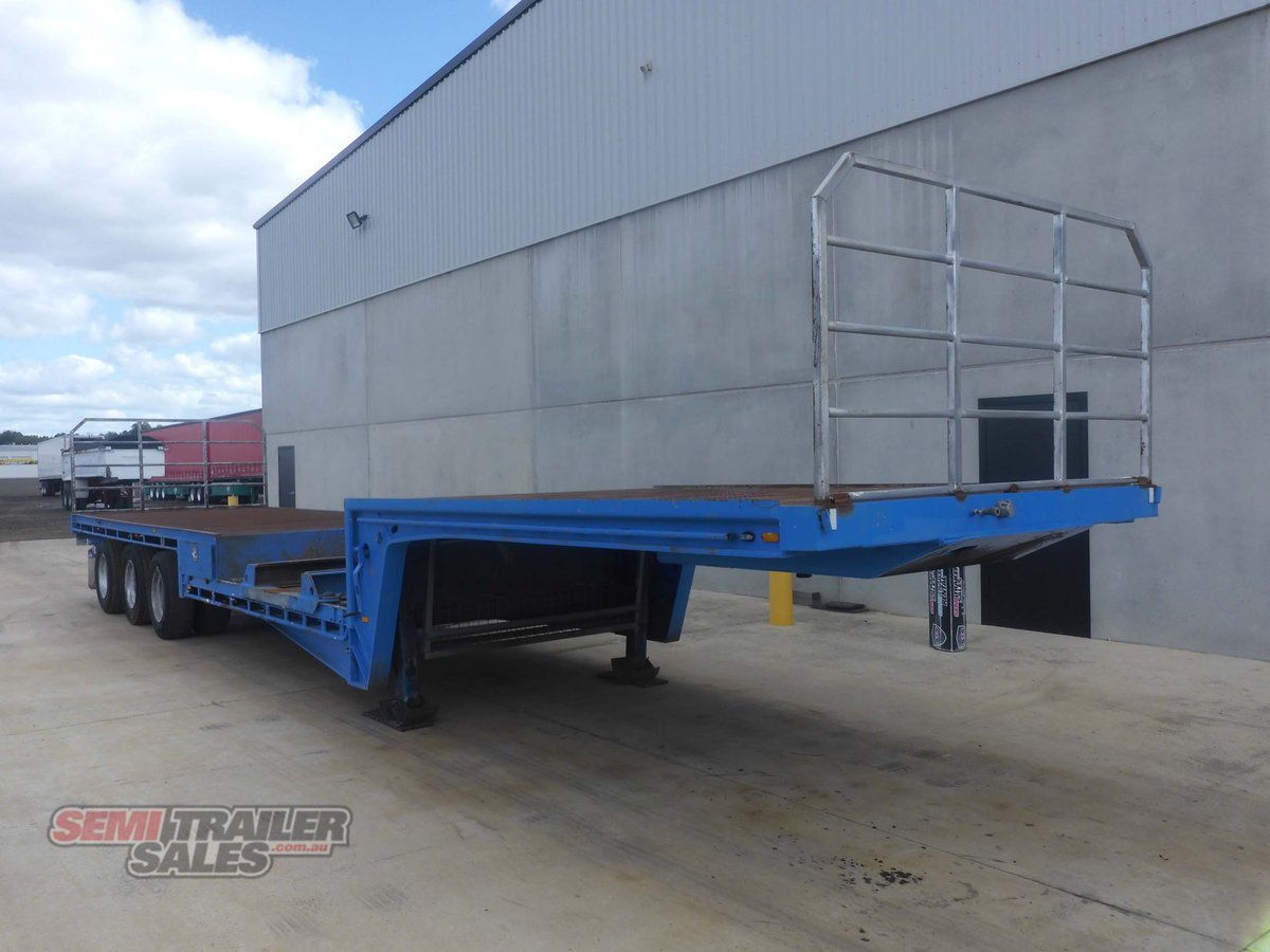 MAXITRANS DROP DECK TRAILER