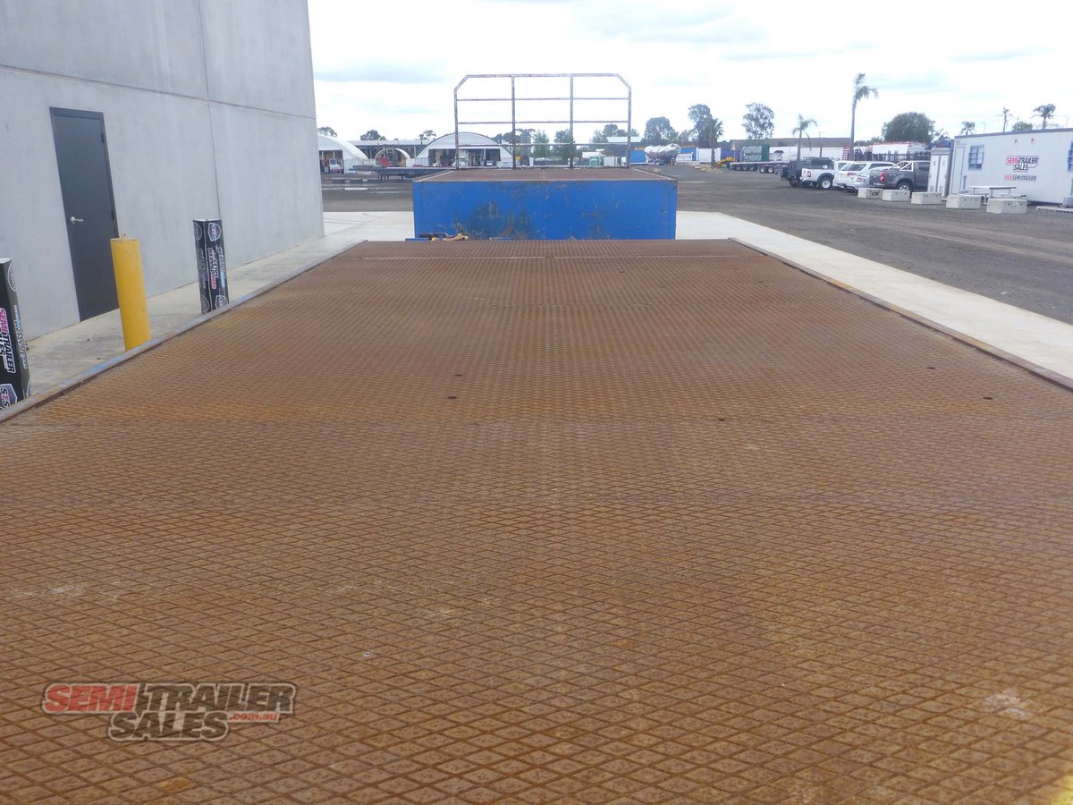 MAXITRANS DROP DECK TRAILER