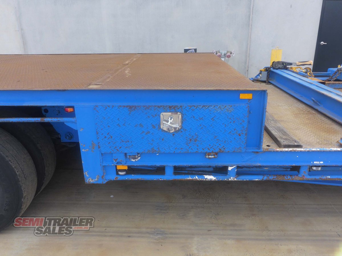 MAXITRANS DROP DECK TRAILER