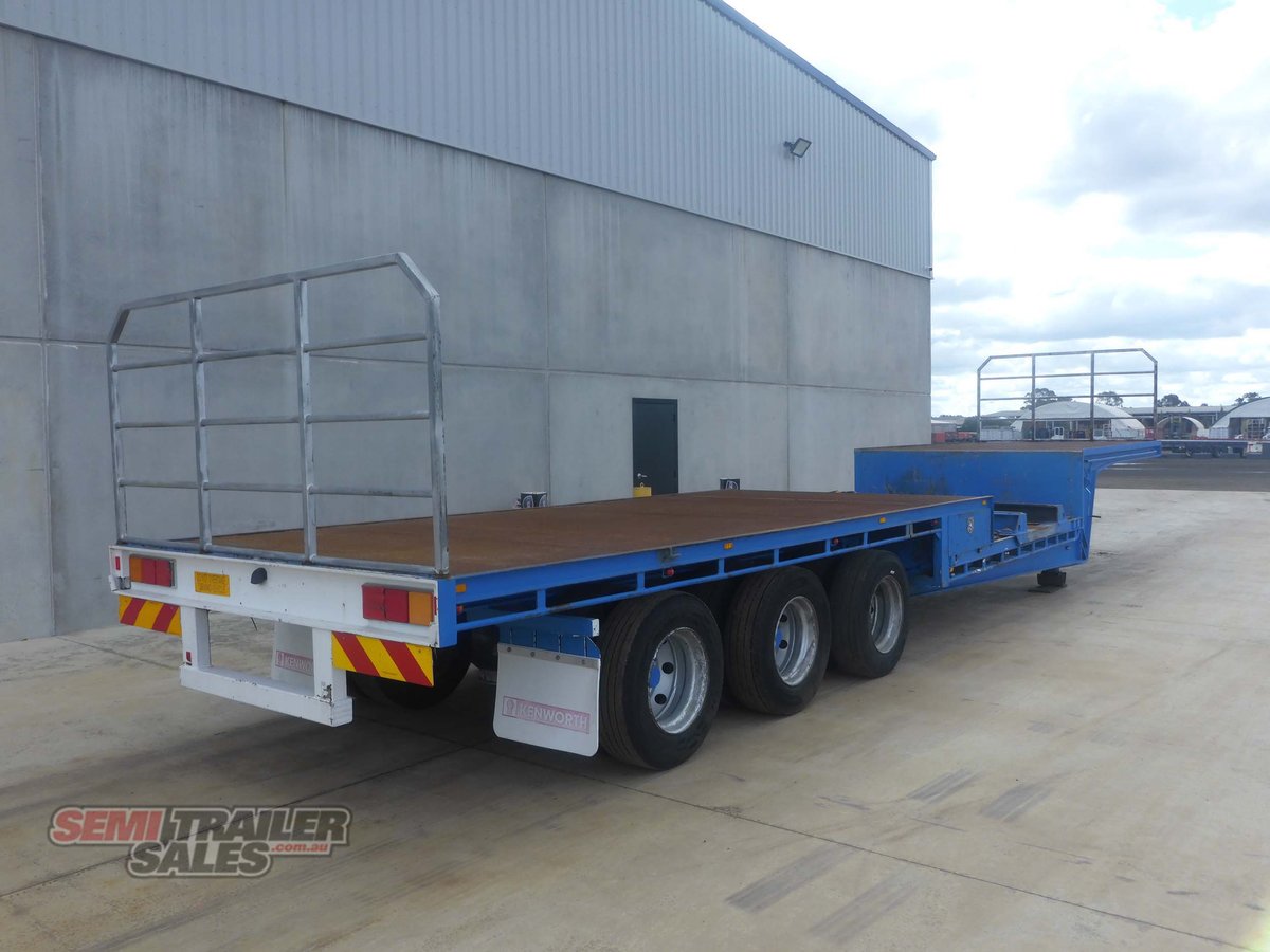 MAXITRANS DROP DECK TRAILER
