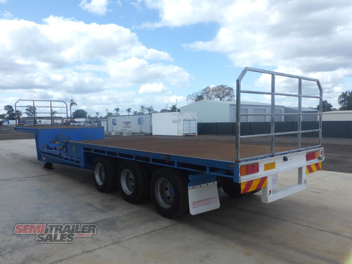 MAXITRANS DROP DECK TRAILER
