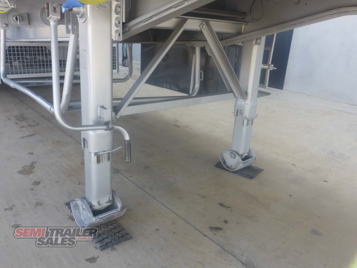 KRUEGER FLAT TOP TRAILER