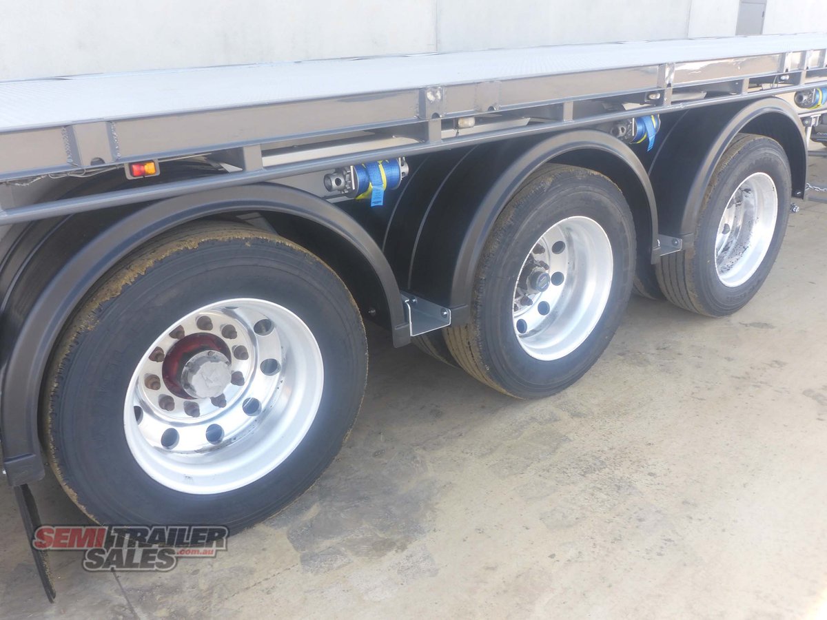 KRUEGER FLAT TOP TRAILER