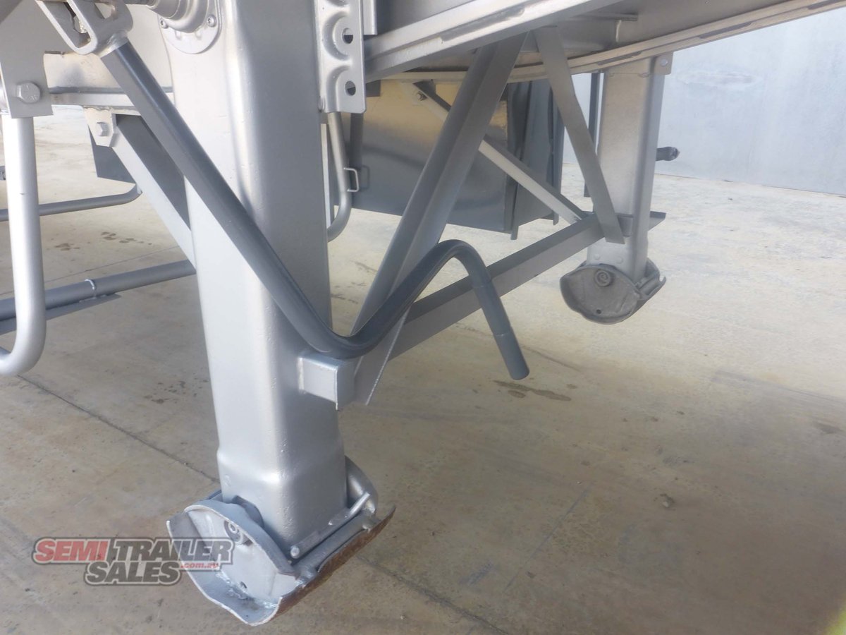 KRUEGER FLAT TOP TRAILER