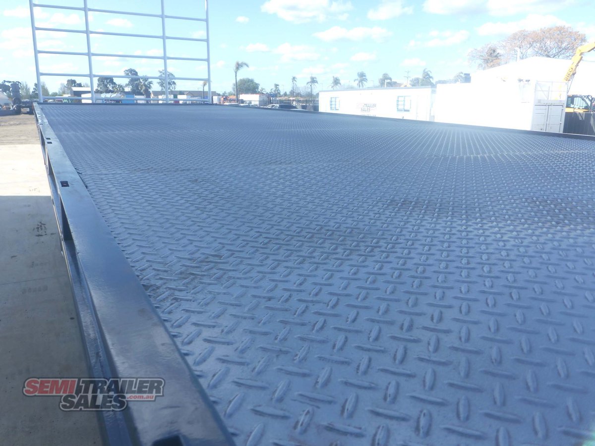 KRUEGER FLAT TOP TRAILER