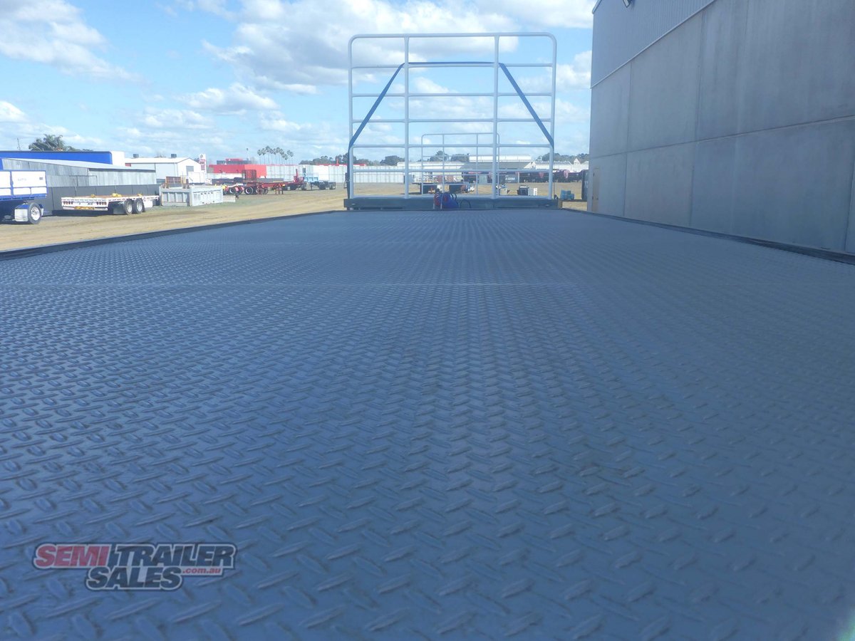 KRUEGER FLAT TOP TRAILER
