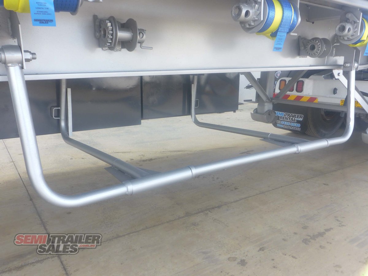 KRUEGER FLAT TOP TRAILER