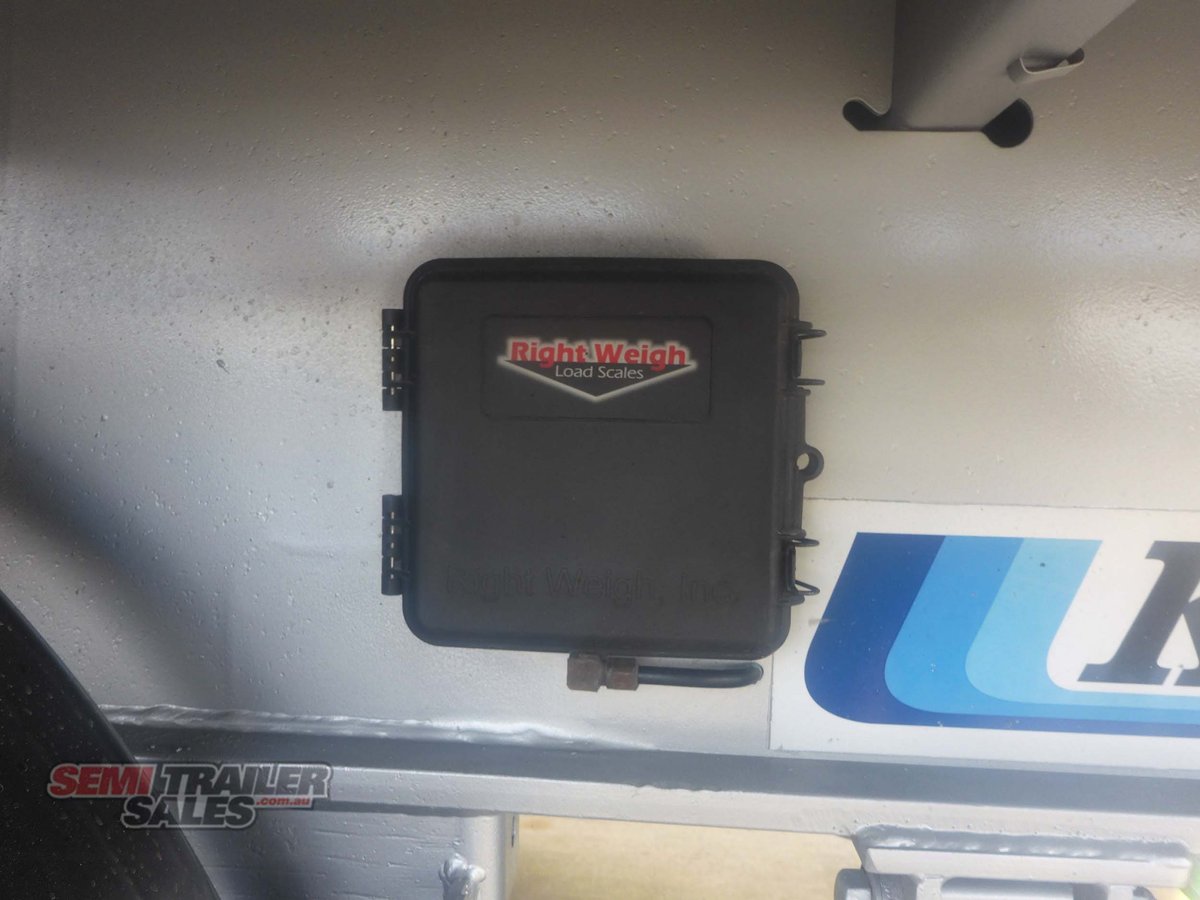 KRUEGER FLAT TOP TRAILER