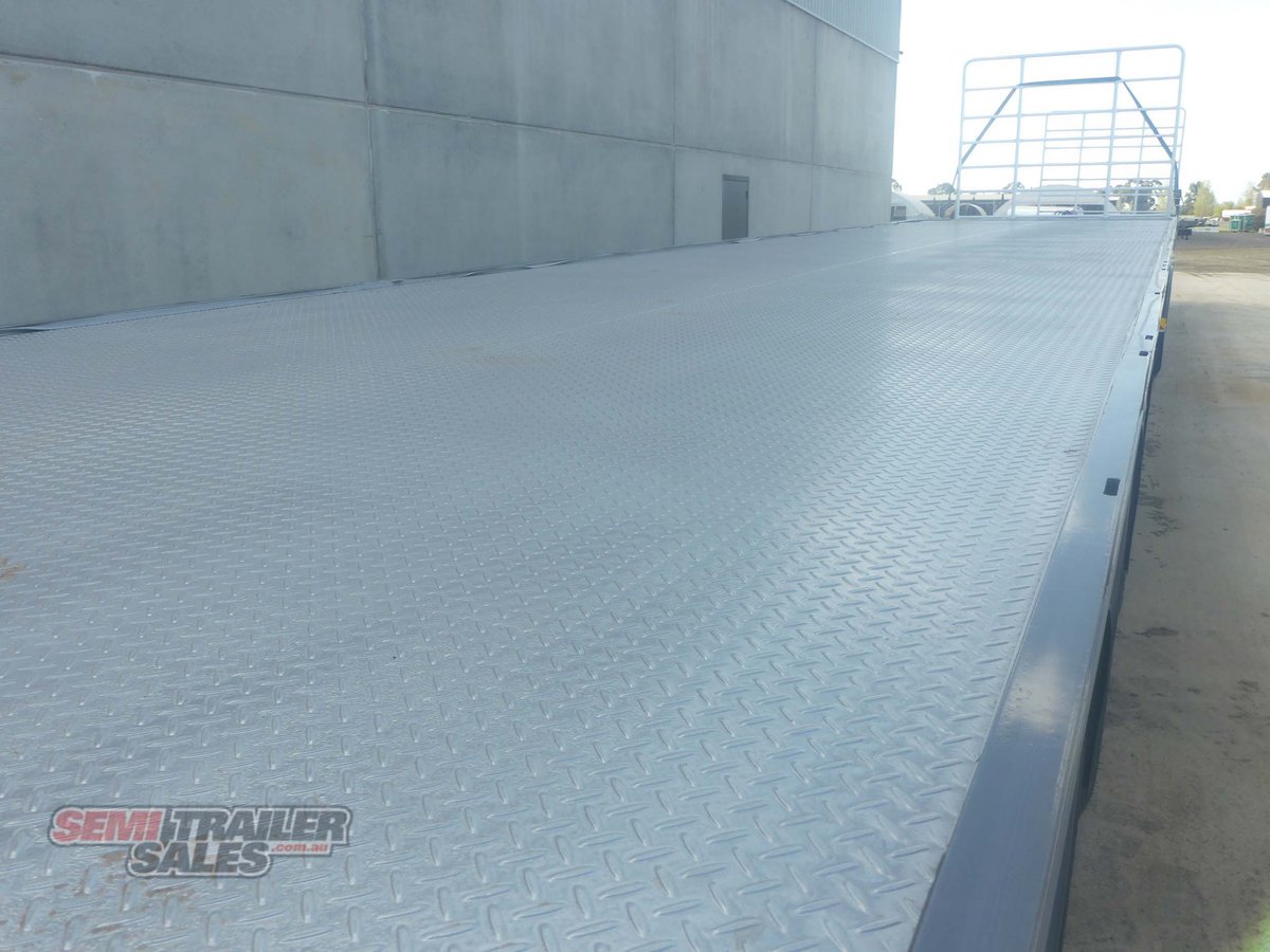 KRUEGER FLAT TOP TRAILER