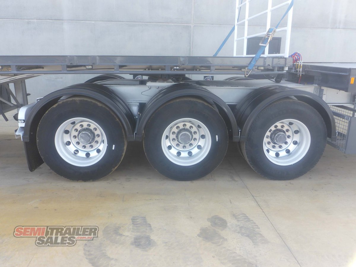 KRUEGER FLAT TOP TRAILER