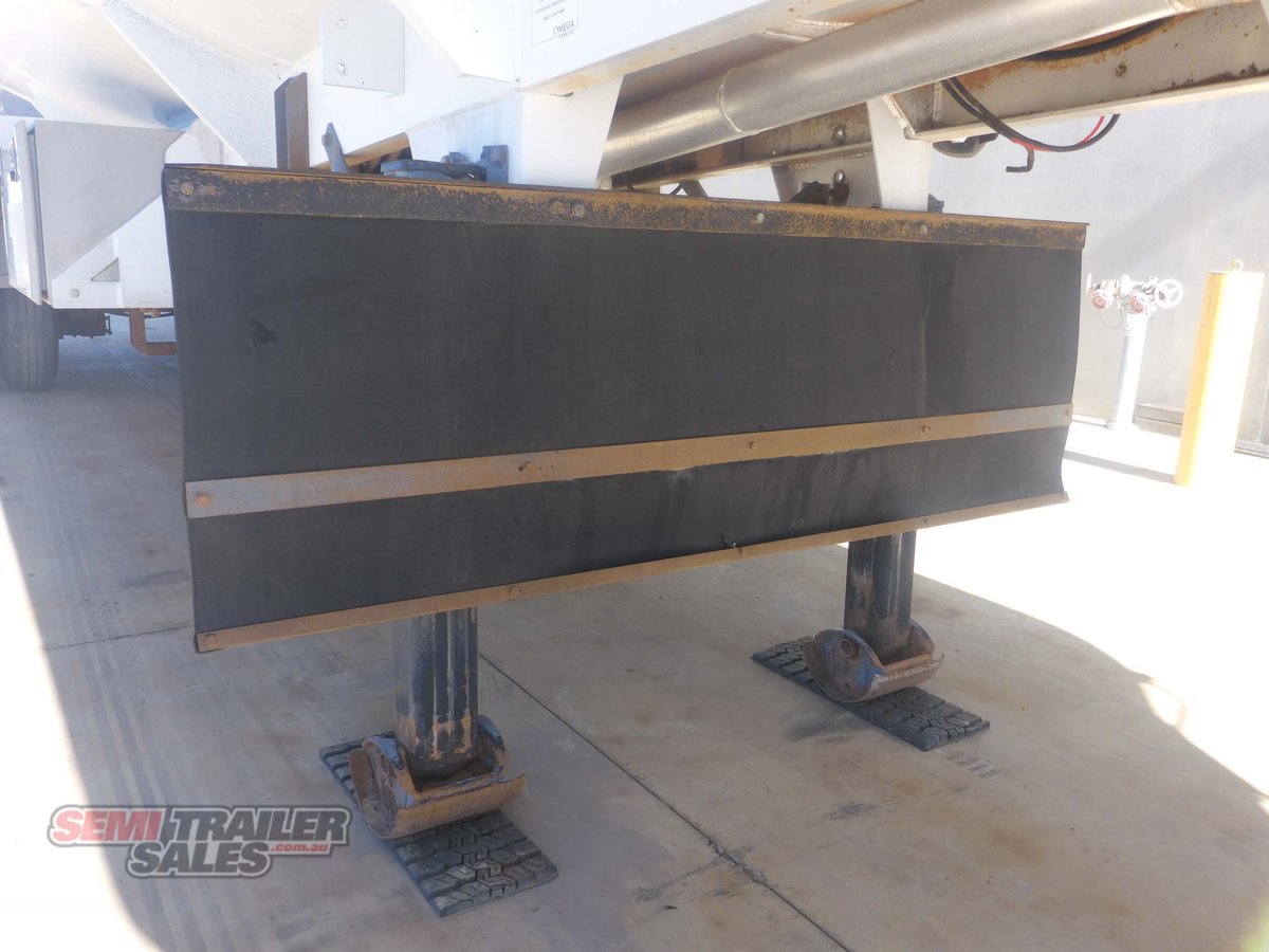 OMEGA TANKER TRAILER