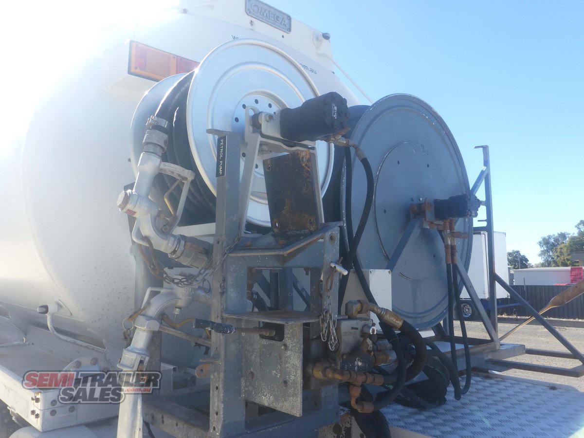 OMEGA TANKER TRAILER