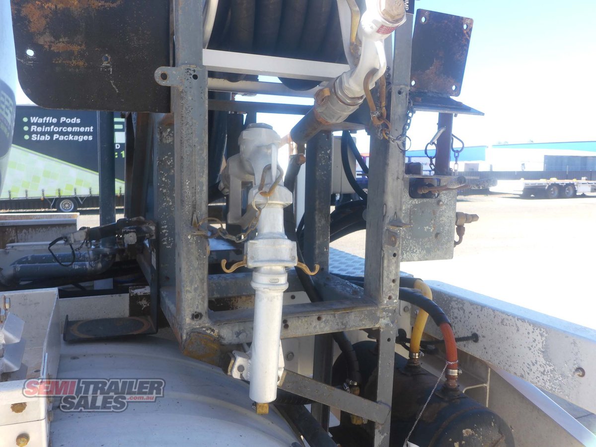 OMEGA TANKER TRAILER