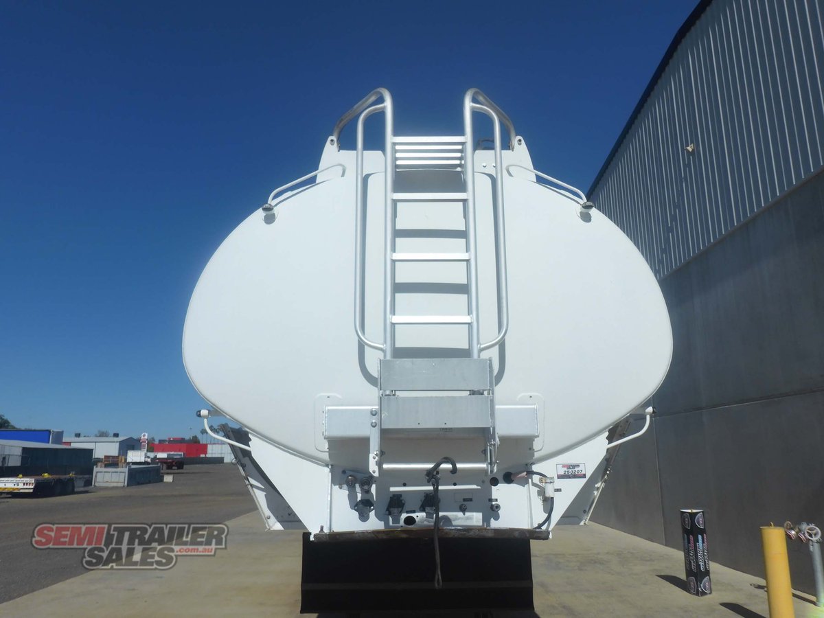OMEGA TANKER TRAILER
