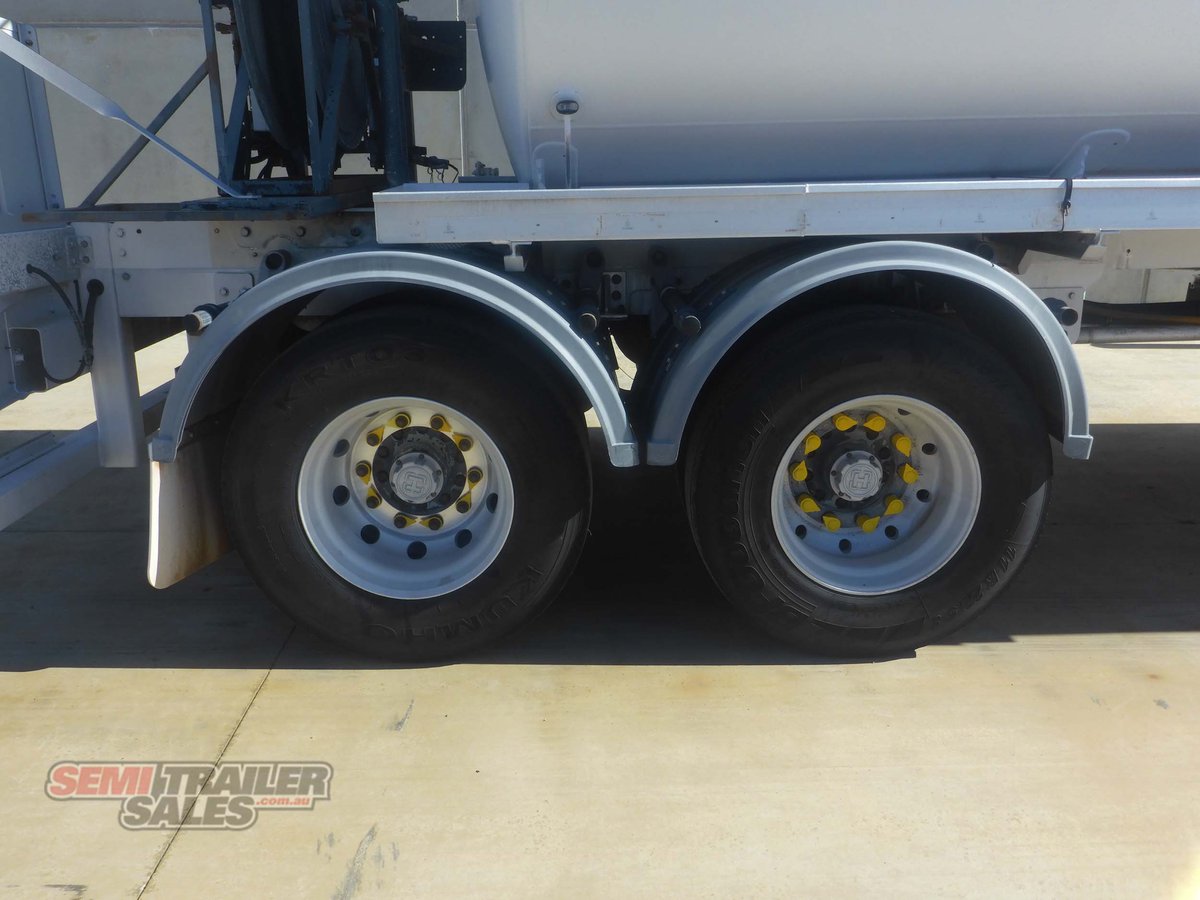 OMEGA TANKER TRAILER