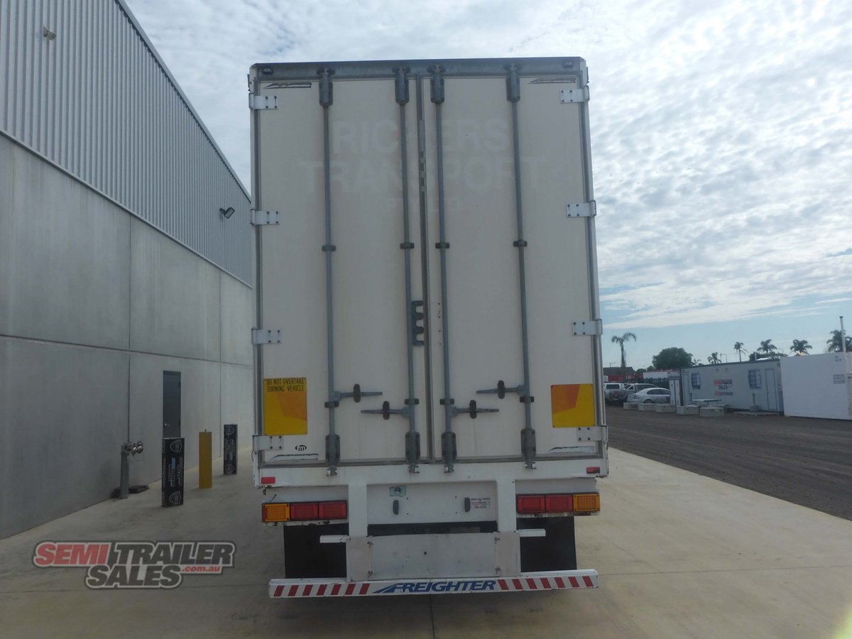 MAXITRANS CURTAINSIDER TRAILER