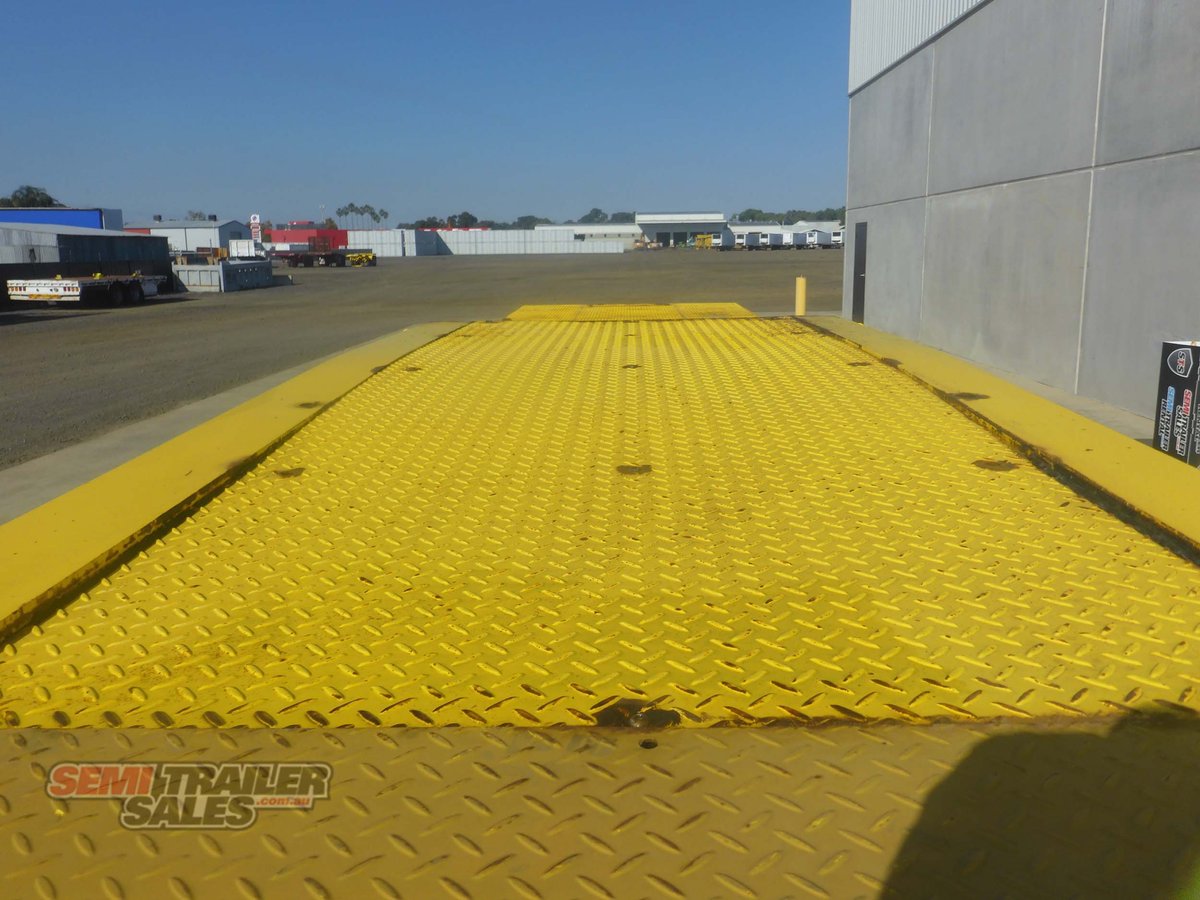 MAXITRANS SKEL TRAILER