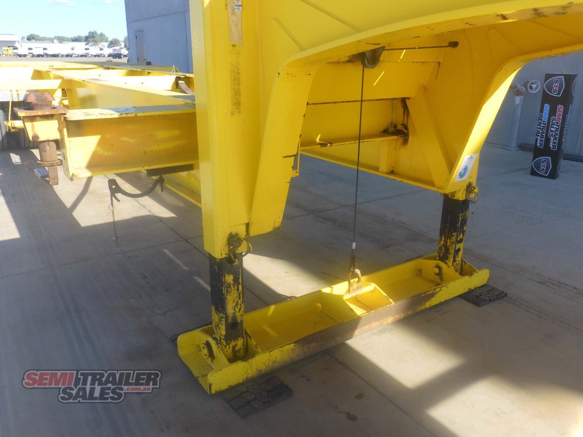 MAXITRANS SKEL TRAILER