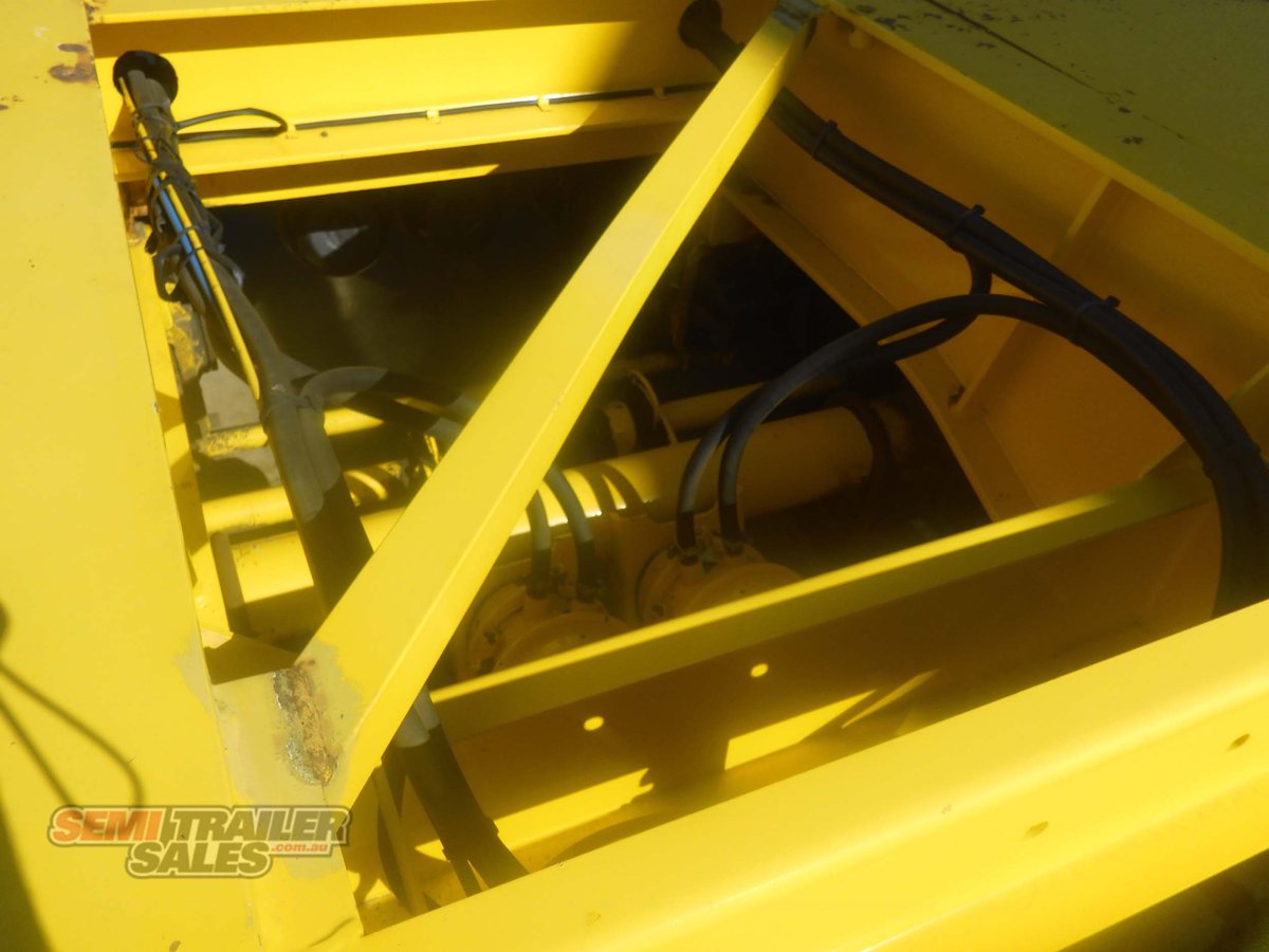 MAXITRANS SKEL TRAILER
