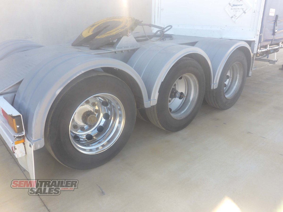 VAWDREY CURTAINSIDER TRAILER
