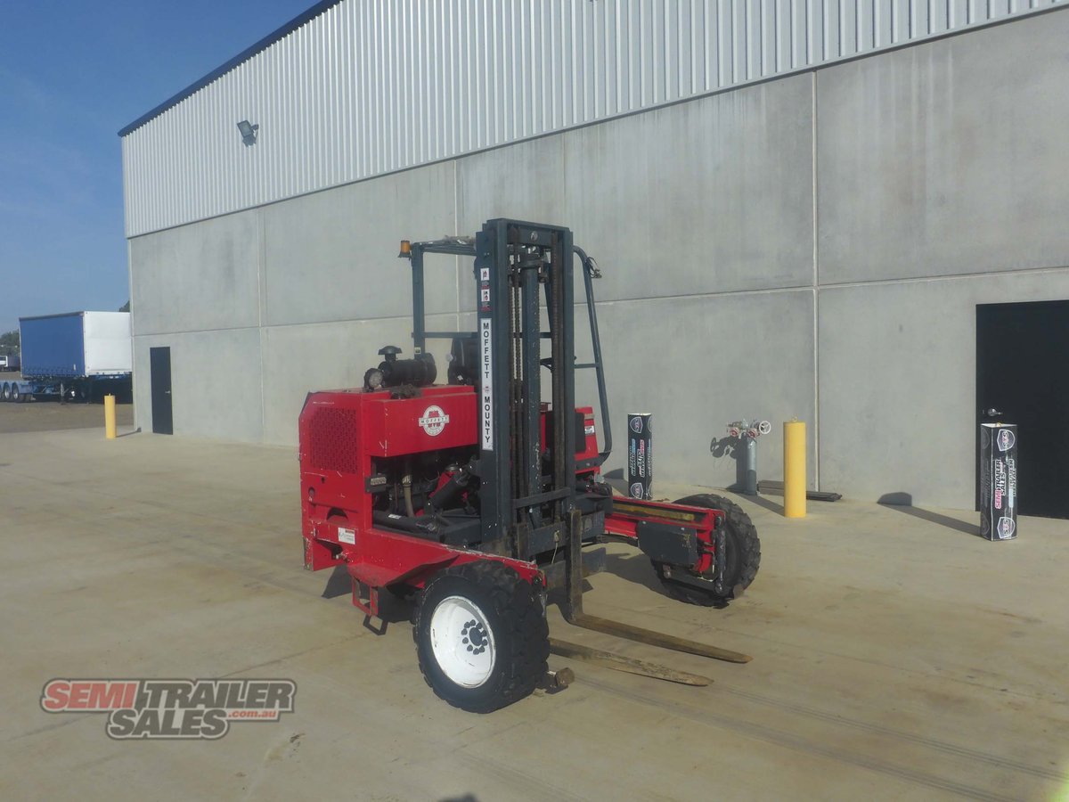 2003 KUBOTA MOFFETT FORKLIFT 