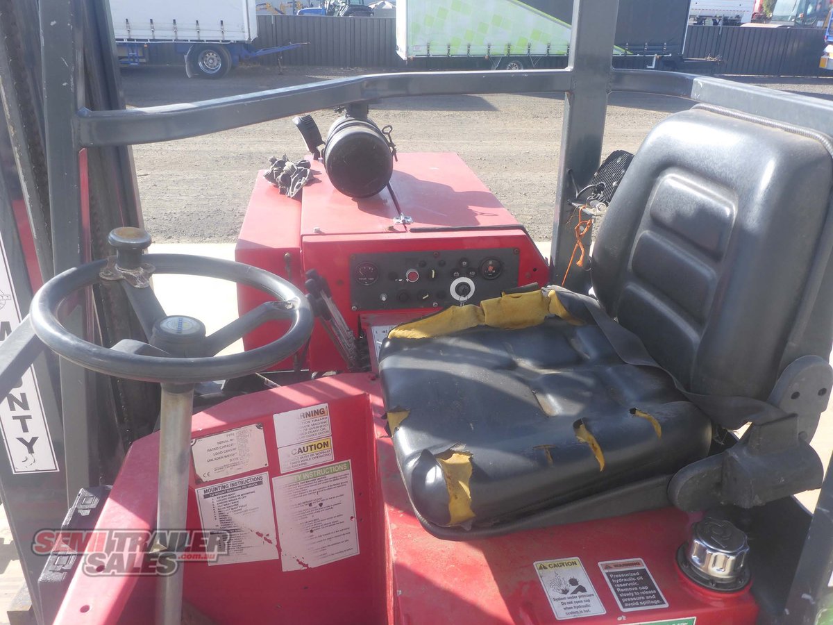 2003 KUBOTA MOFFETT FORKLIFT 