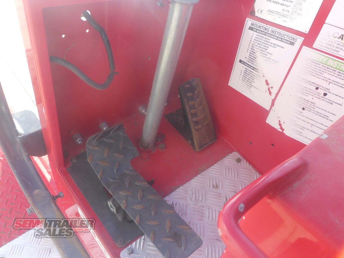 2003 KUBOTA MOFFETT FORKLIFT 