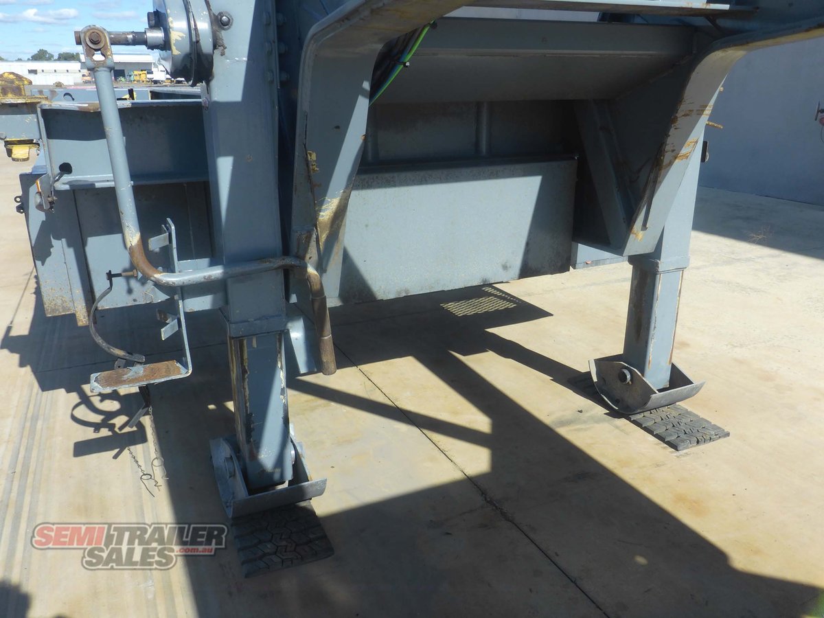 MAXITRANS SKEL TRAILER
