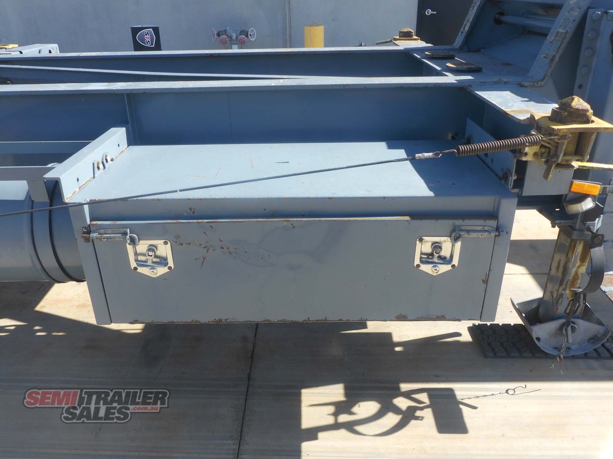 MAXITRANS SKEL TRAILER