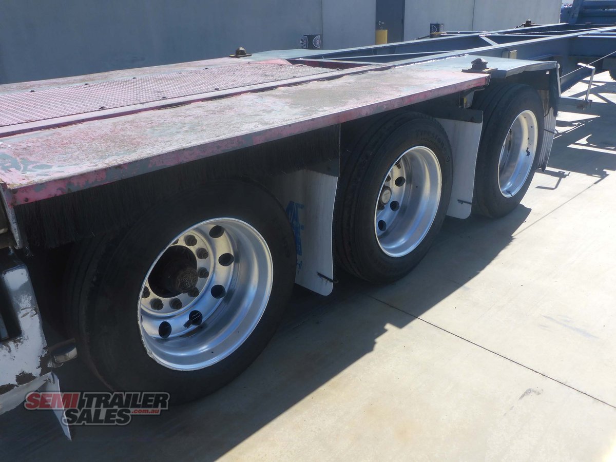 MAXITRANS SKEL TRAILER