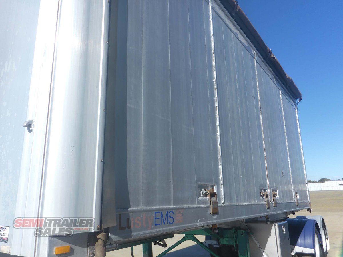 LUSTY TIPPER TRAILER