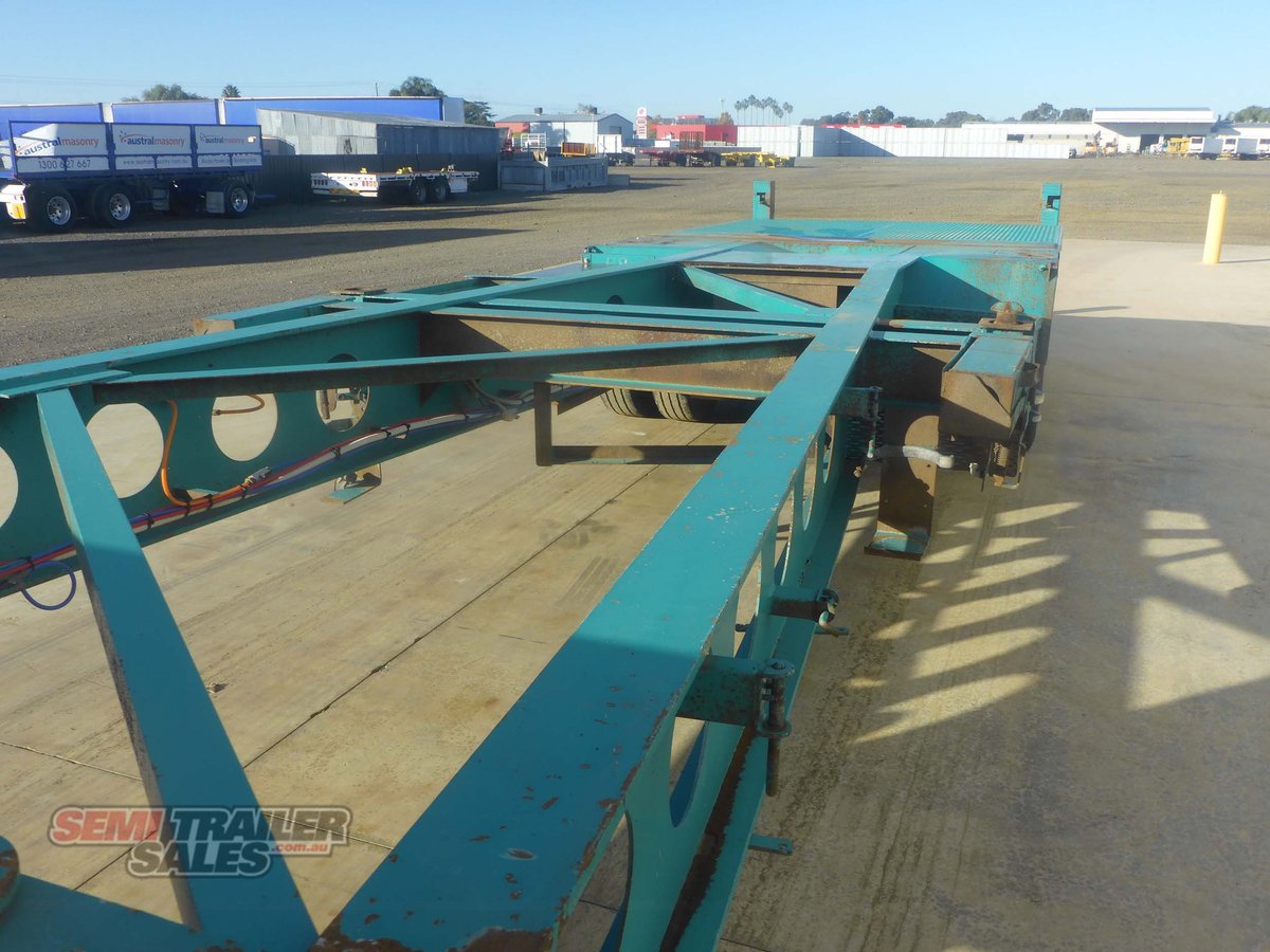MAXITRANS SKEL TRAILER