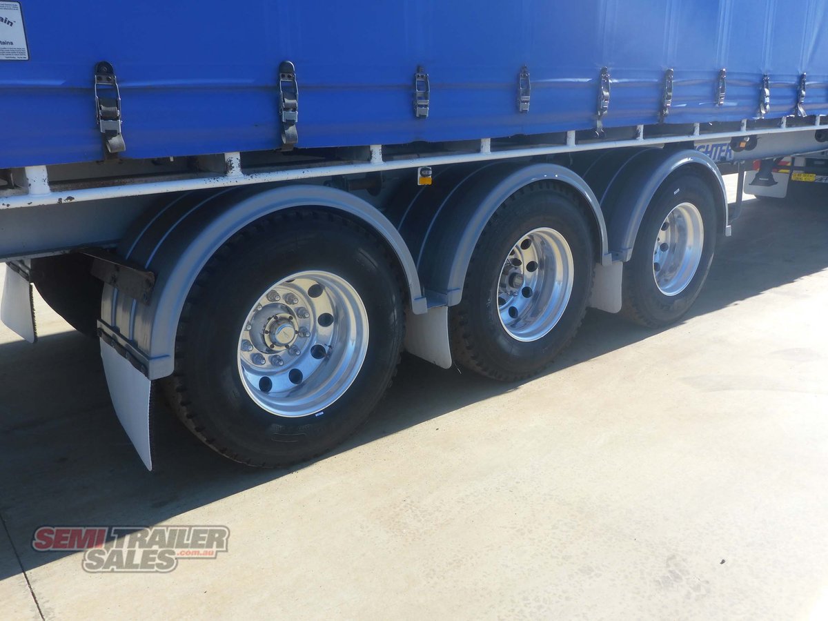 FREIGHTER CURTAINSIDER TRAILER