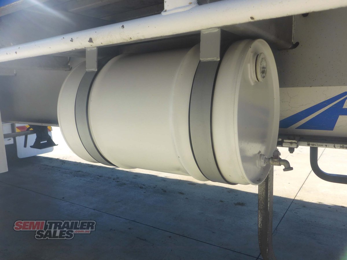 FREIGHTER CURTAINSIDER TRAILER
