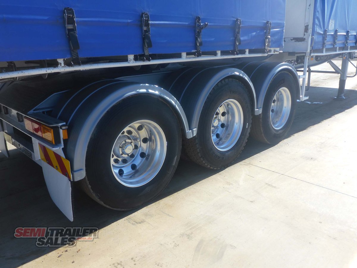 FREIGHTER CURTAINSIDER TRAILER