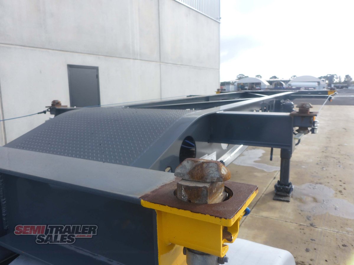 MAXITRANS SKEL TRAILER