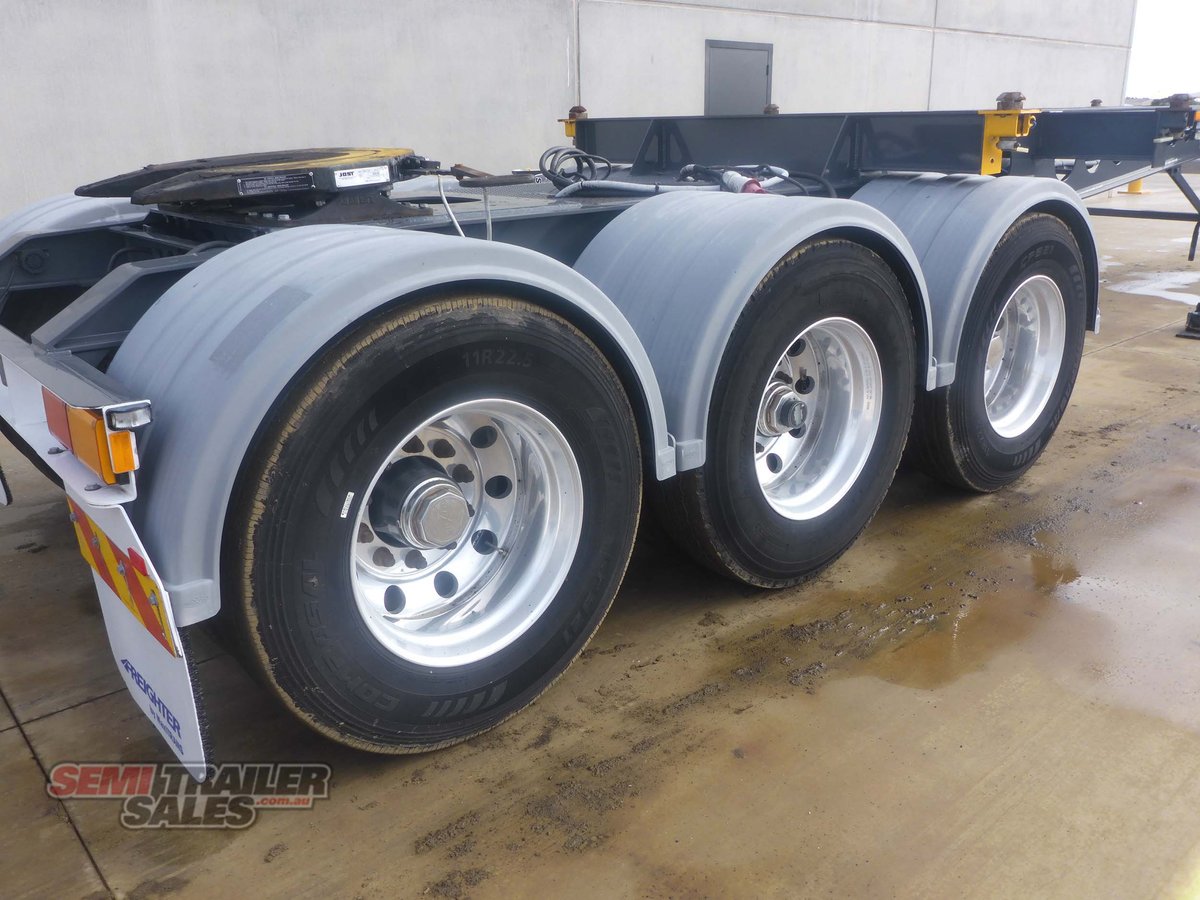 MAXITRANS SKEL TRAILER