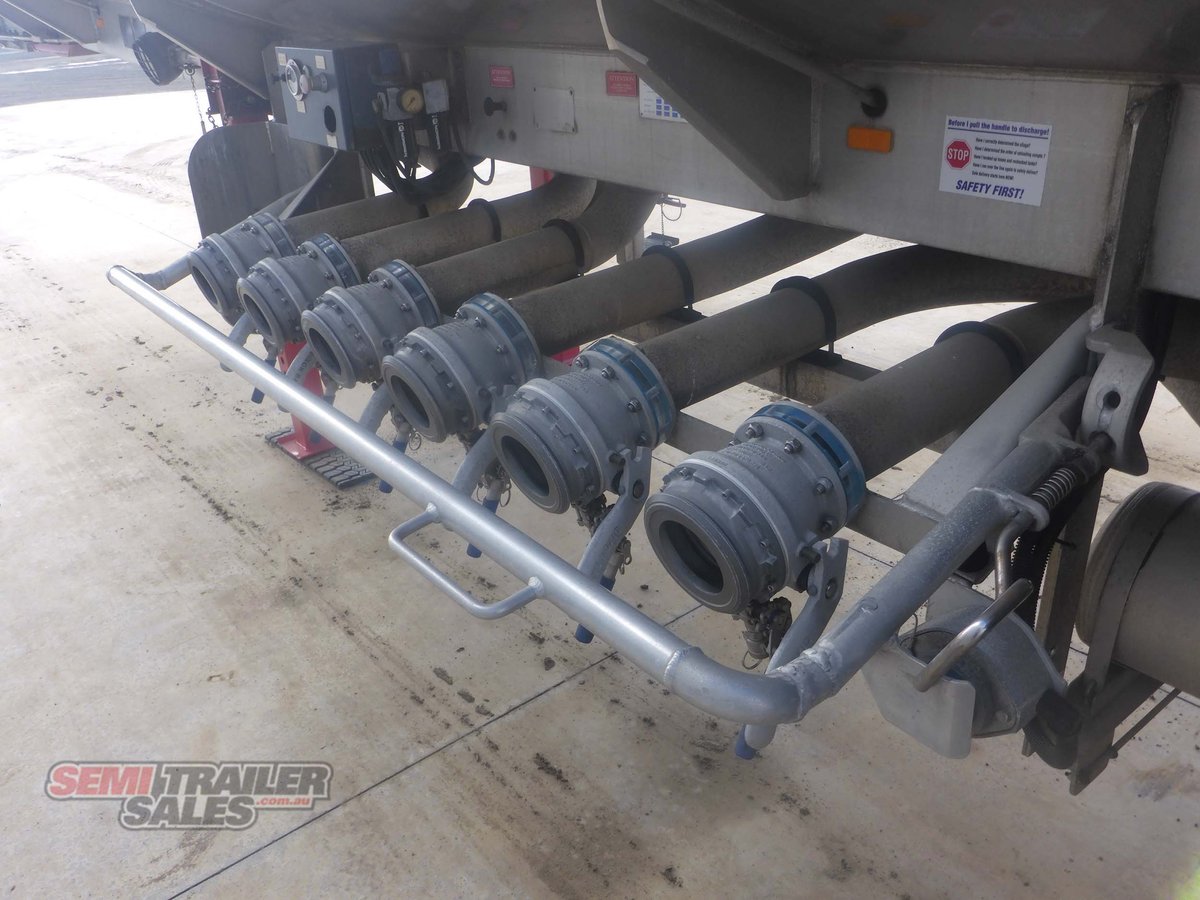 OMEGA TANKER TRAILER