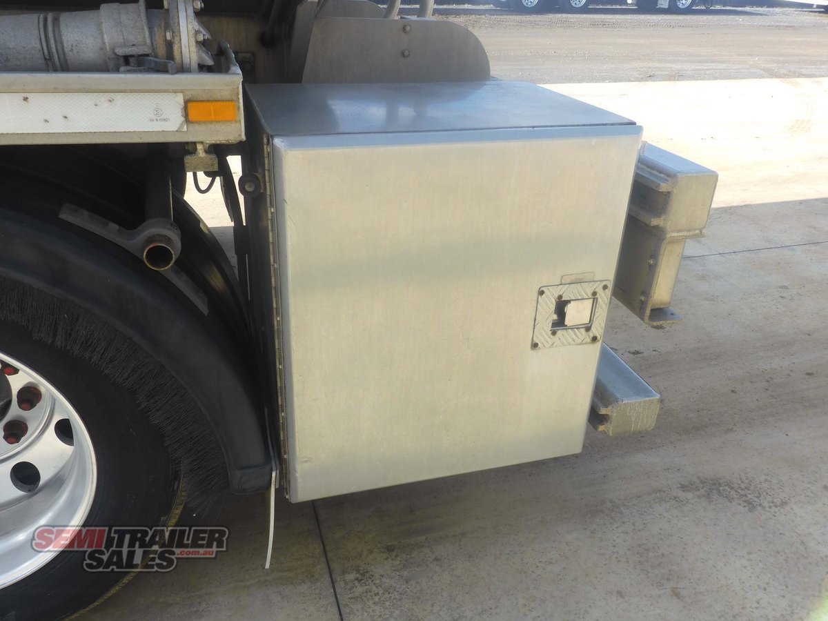 OMEGA TANKER TRAILER