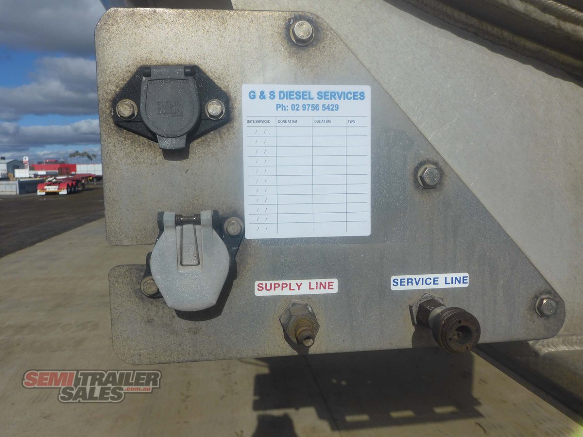 OMEGA TANKER TRAILER