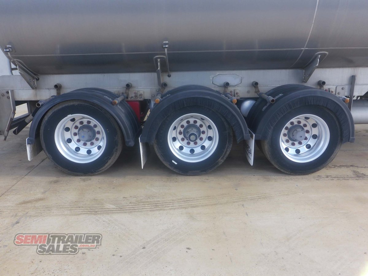 OMEGA TANKER TRAILER