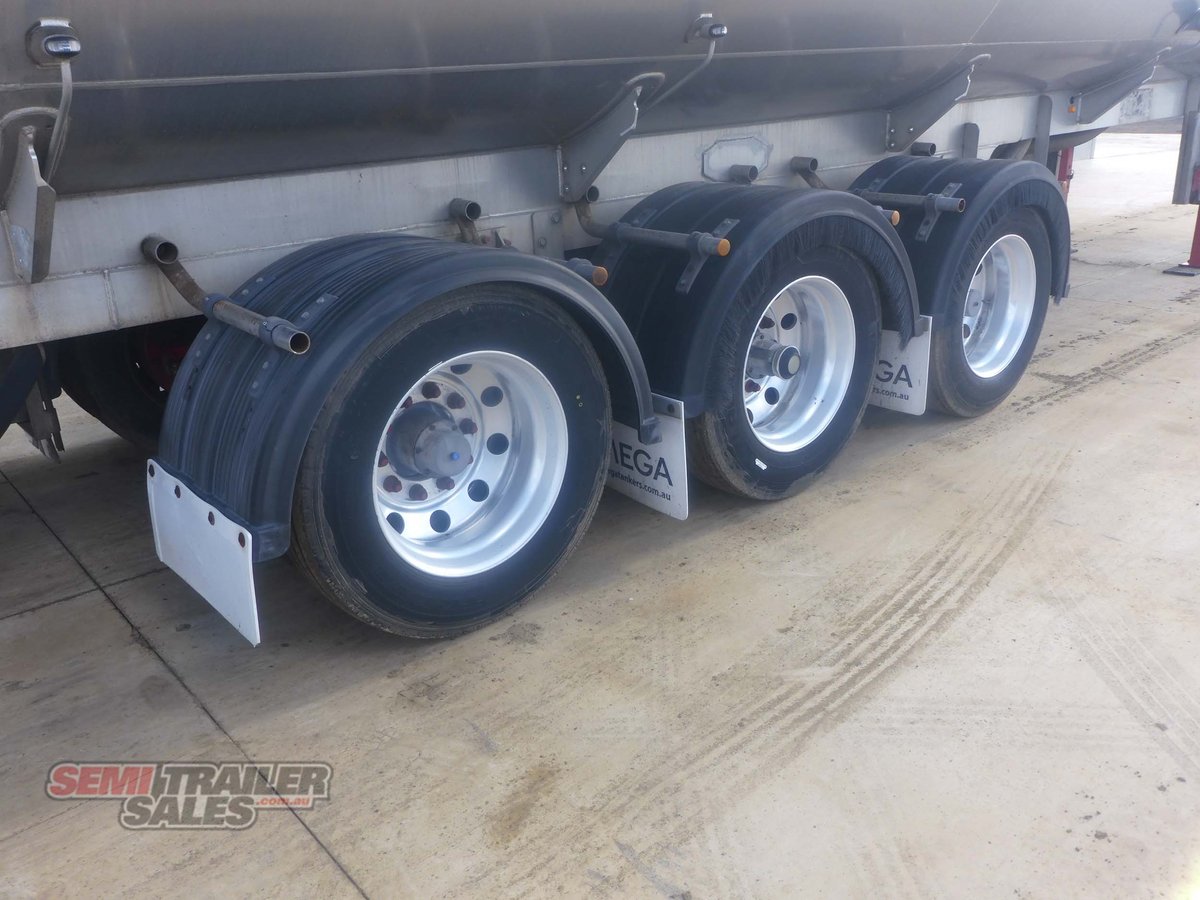 OMEGA TANKER TRAILER